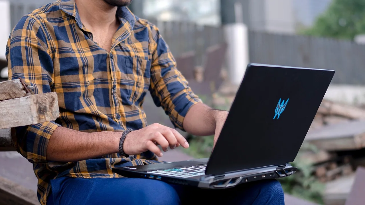 gaming, gamer, predator, acer, tech, laptop, portrait, typing
